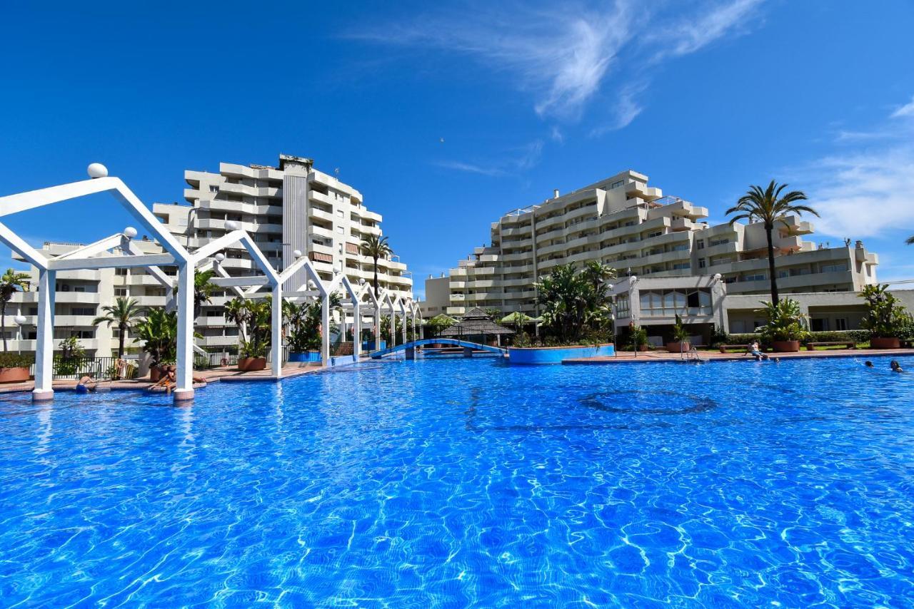 Benal Beach, Luxury Sea & Mountain View Beachside 1 Bedroom Apartment เบนัลมาเดนา ภายนอก รูปภาพ
