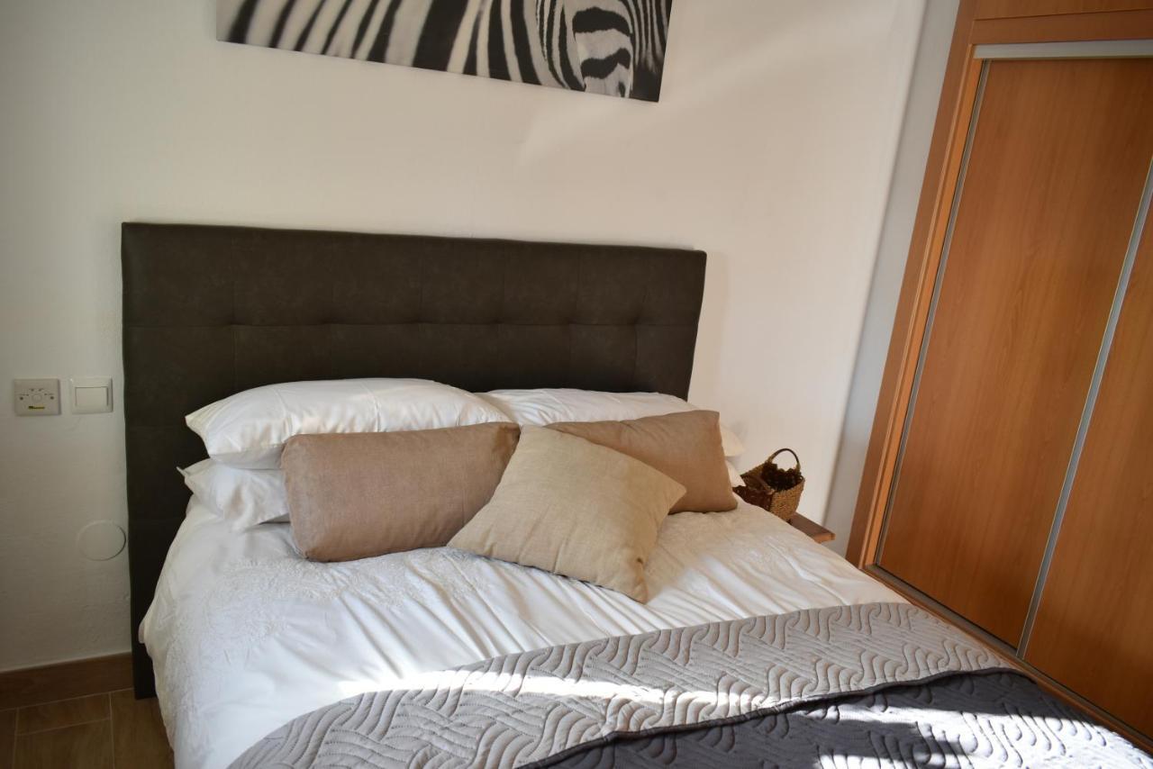 Benal Beach, Luxury Sea & Mountain View Beachside 1 Bedroom Apartment เบนัลมาเดนา ภายนอก รูปภาพ
