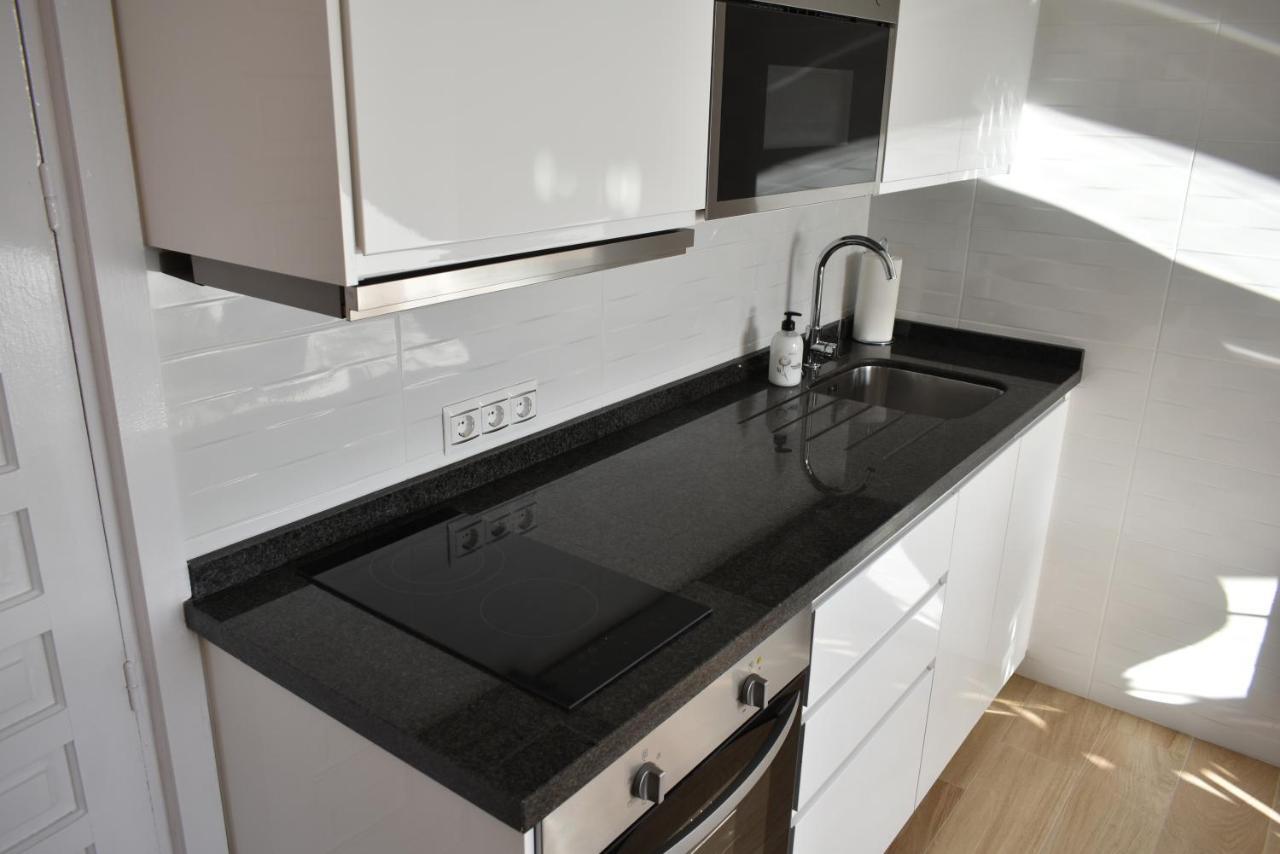 Benal Beach, Luxury Sea & Mountain View Beachside 1 Bedroom Apartment เบนัลมาเดนา ภายนอก รูปภาพ